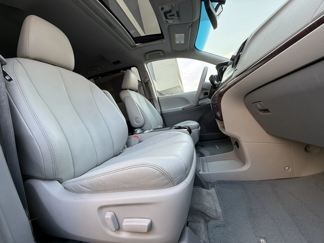 Toyota Sienna XLE-3.5i-4x4-AVTOMAT-6+ 1-ШВЕЙЦАРИЯ - автомобили, коли, обяви за нови и употребявани 13