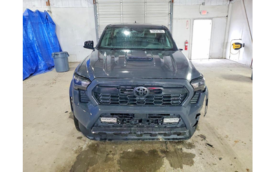 Toyota Tacoma 2.4L 4 Rear Wheel Drive w/4x4 - автомобили, коли, обяви за нови и употребявани 4
