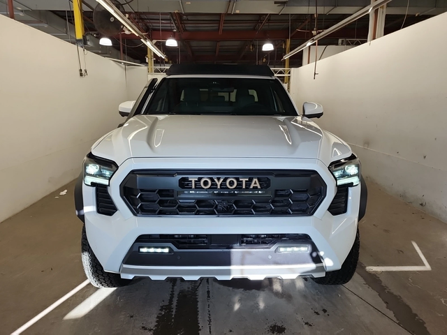 Toyota Tacoma 2.4 CREW CAB SHORT BED - автомобили, коли, обяви за нови и употребявани 5