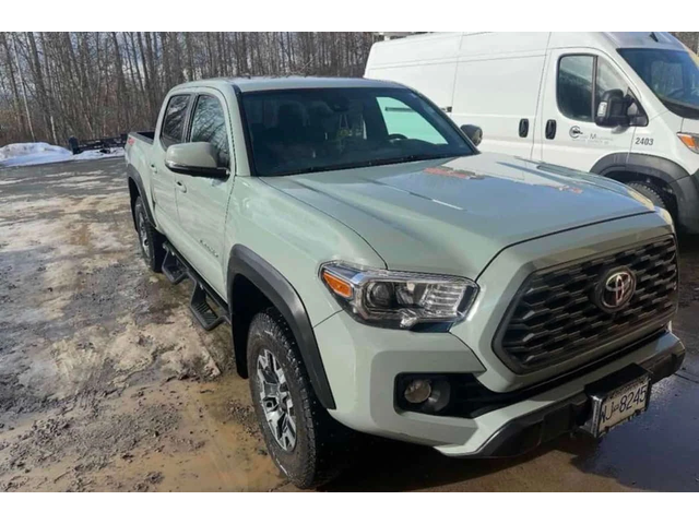 Toyota Tacoma * 4x4 Double Cab SB * CARFAX * БЕЗ ИНЦИДЕНТИ - автомобили, коли, обяви за нови и употребявани 0