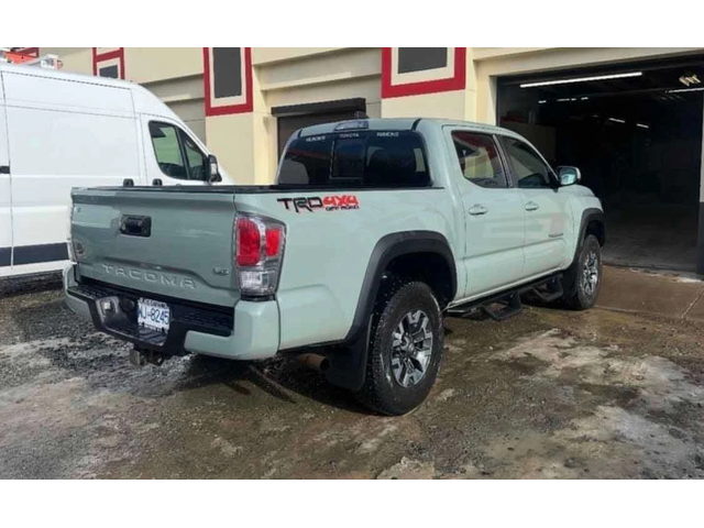 Toyota Tacoma * 4x4 Double Cab SB * CARFAX * БЕЗ ИНЦИДЕНТИ - автомобили, коли, обяви за нови и употребявани 12