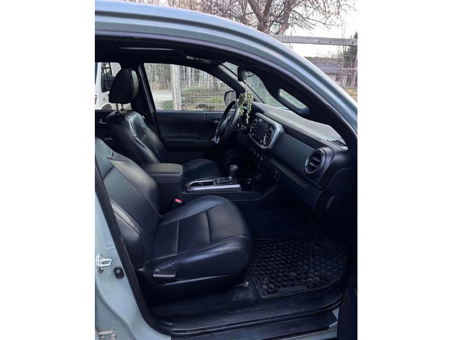 Toyota Tacoma * 4x4 Double Cab SB * CARFAX * БЕЗ ИНЦИДЕНТИ - автомобили, коли, обяви за нови и употребявани 13