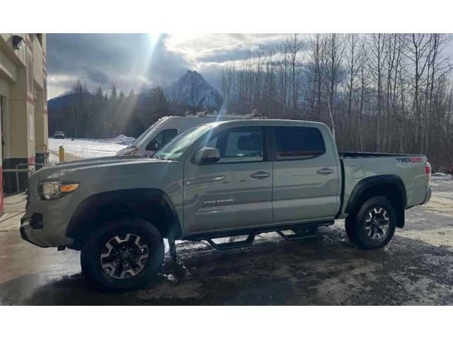 Toyota Tacoma * 4x4 Double Cab SB * CARFAX * БЕЗ ИНЦИДЕНТИ - автомобили, коли, обяви за нови и употребявани 1