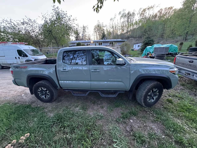 Toyota Tacoma * 4x4 Double Cab SB * CARFAX * БЕЗ ИНЦИДЕНТИ - автомобили, коли, обяви за нови и употребявани 8