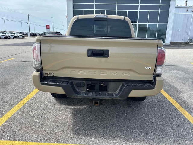 Toyota Tacoma * 4x4 Double Cab Auto SB * 2 КЛЮЧА* PANO* ПОДГРЕВ* - автомобили, коли, обяви за нови и употребявани 3