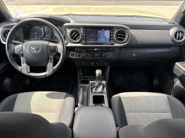 Toyota Tacoma * 4x4 Double Cab Auto SB * 2 КЛЮЧА* PANO* ПОДГРЕВ* - автомобили, коли, обяви за нови и употребявани 8