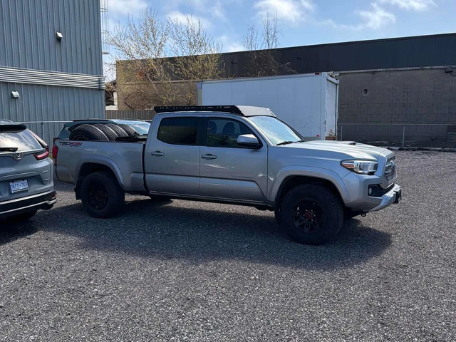 Toyota Tacoma | 4WD Double Cab V6 | CARFAX - автомобили, коли, обяви за нови и употребявани 3