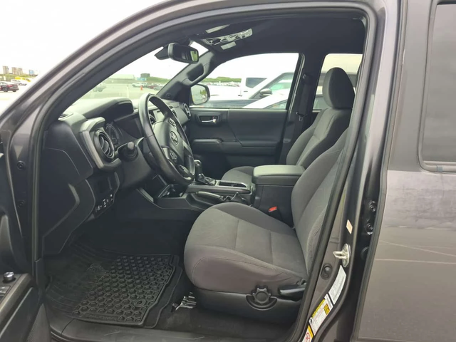Toyota Tacoma * TRD OFF ROAD CREW CAB SHORT BED * CARFAX * БЕЗ П - автомобили, коли, обяви за нови и употребявани 4