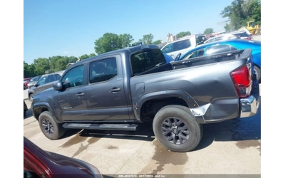 Toyota Tacoma SR5* V6* 22700KM* - автомобили, коли, обяви за нови и употребявани 13