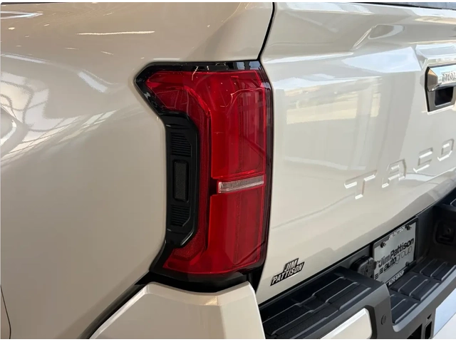 Toyota Tacoma LIMITED i-FORCE MAX HYBRID-LUXURY - автомобили, коли, обяви за нови и употребявани 6