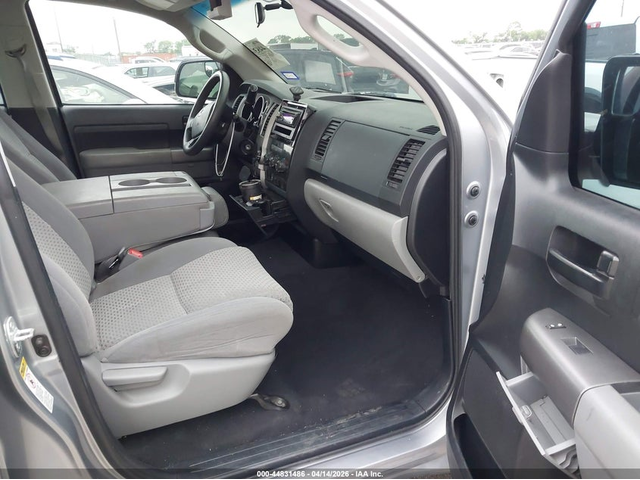 Toyota Tundra 4.6L V-8 DOHC, VVT, 310HP 4X2 Drive - автомобили, коли, обяви за нови и употребявани 4