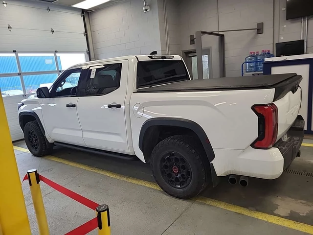 Toyota Tundra LIMITED HYBRID CREW CAB SHORT BED - автомобили, коли, обяви за нови и употребявани 3