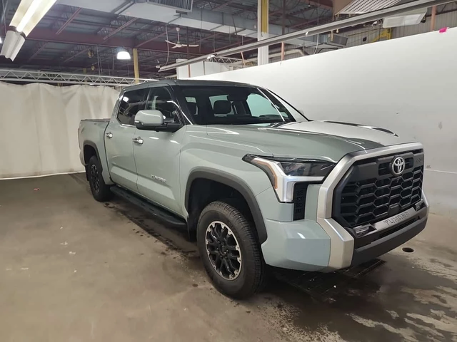 Toyota Tundra LIMITED CREW CAB SHORT BED * CARFAX * Без инцидент - автомобили, коли, обяви за нови и употребявани 0