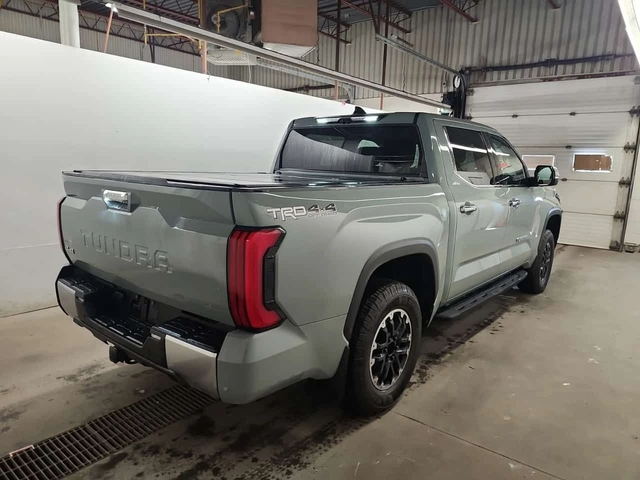 Toyota Tundra LIMITED CREW CAB SHORT BED * CARFAX * Без инцидент - автомобили, коли, обяви за нови и употребявани 3
