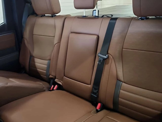 Toyota Tundra PLATINUM CREW CAB STD BED * CARFAX * Бeз инциденти - автомобили, коли, обяви за нови и употребявани 9