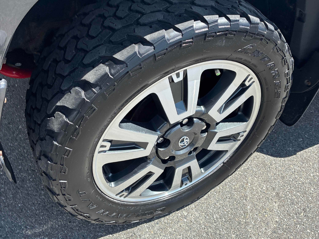 Toyota Tundra 5.7L 8cyl 4WD - автомобили, коли, обяви за нови и употребявани 6