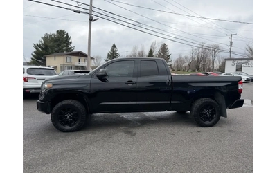 Toyota Tundra V8 5.7L 4X4 ALL BLACK! - автомобили, коли, обяви за нови и употребявани 6