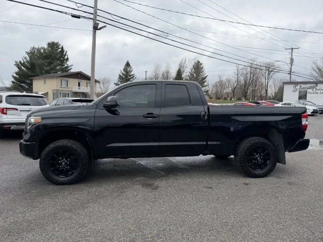 Toyota Tundra V8 5.7L 4X4 ALL BLACK! - автомобили, коли, обяви за нови и употребявани 6