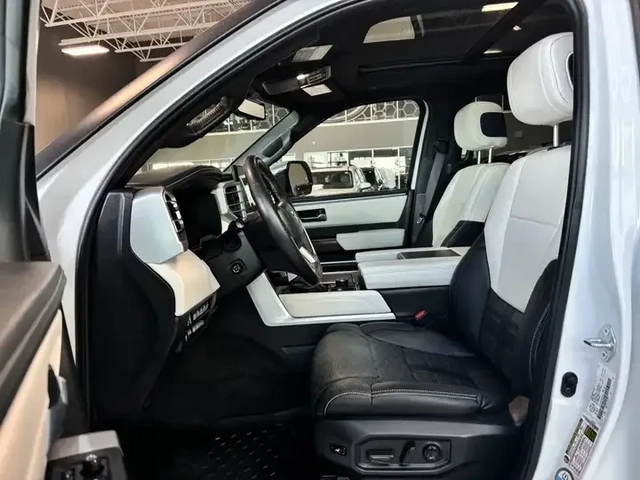 Toyota Tundra Capstone Hybrid 4x4 - автомобили, коли, обяви за нови и употребявани 11