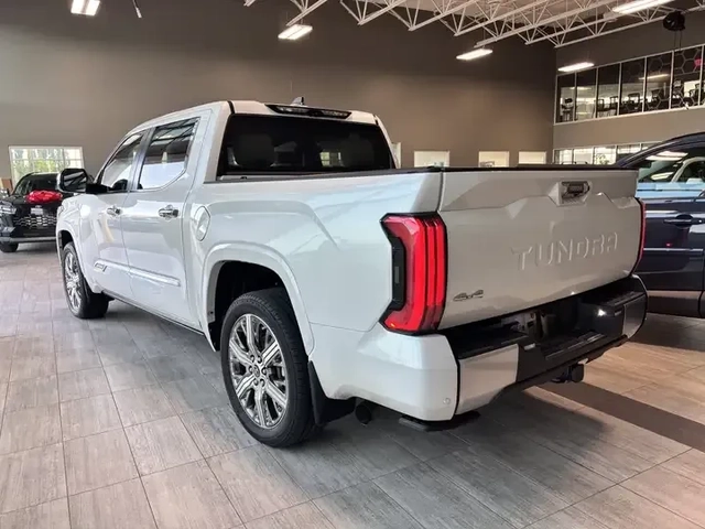 Toyota Tundra Capstone Hybrid 4x4 - автомобили, коли, обяви за нови и употребявани 6