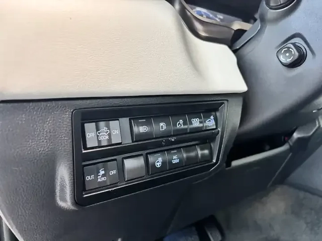 Toyota Tundra Capstone Hybrid 4x4 - автомобили, коли, обяви за нови и употребявани 10