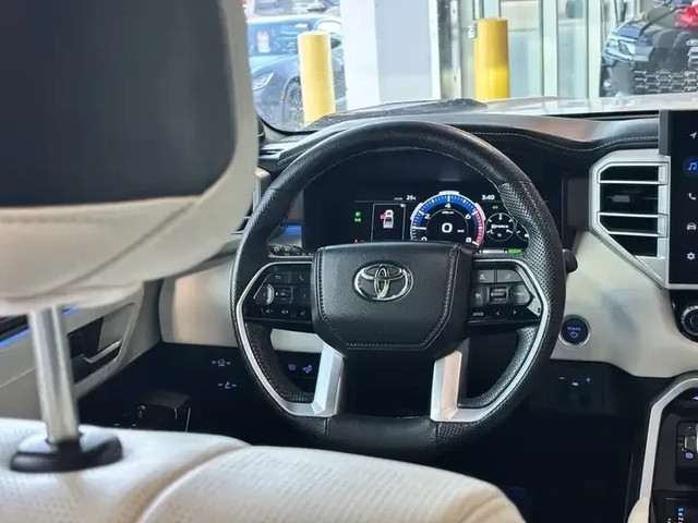 Toyota Tundra Capstone Hybrid 4x4 - автомобили, коли, обяви за нови и употребявани 12