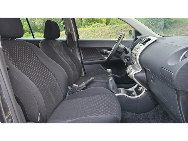 Toyota Urban Cruiser 1.4D4d AWD/KLIMATRONIK - автомобили, коли, обяви за нови и употребявани 11