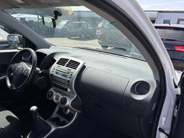 Toyota Urban Cruiser 1.4D-4D 4WD EURO 4 - автомобили, коли, обяви за нови и употребявани 9