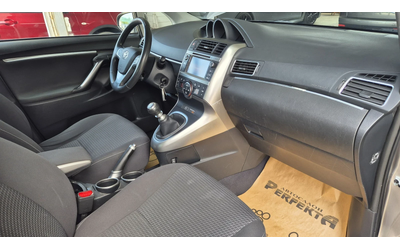 Toyota Verso 1.6 дизел 112к.с. - автомобили, коли, обяви за нови и употребявани 13