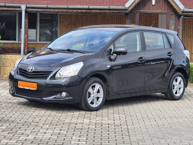 Toyota Verso 2.0 диз 7места 127к.с. - автомобили, коли, обяви за нови и употребявани 0