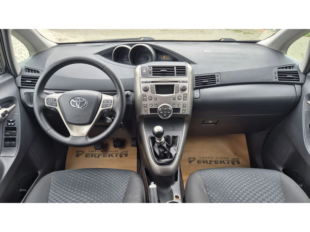 Toyota Verso 2.0 диз 7места 127к.с. - автомобили, коли, обяви за нови и употребявани 10