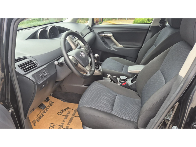 Toyota Verso 2.0 диз 7места 127к.с. - автомобили, коли, обяви за нови и употребявани 11