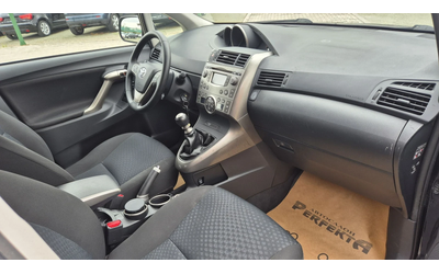 Toyota Verso 2.0 диз 7места 127к.с. - автомобили, коли, обяви за нови и употребявани 13