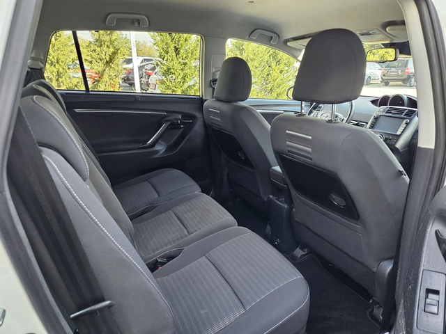 Toyota Verso 1.6D4d-112kc= 6СКОРОСТИ= КАМЕРА= LINE ASSIST - автомобили, коли, обяви за нови и употребявани 13