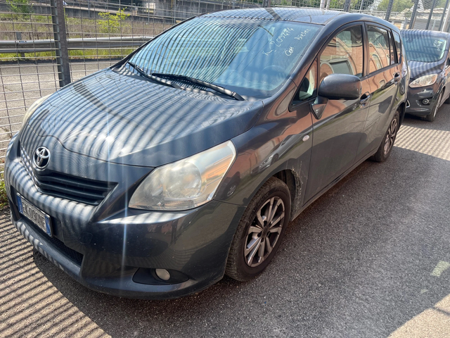 Toyota Verso 2.0 D4D - автомобили, коли, обяви за нови и употребявани 14