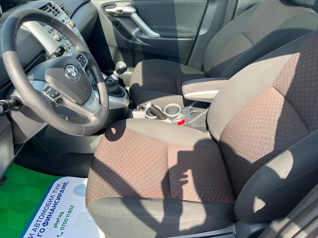 Toyota Verso 2.0 D4D - автомобили, коли, обяви за нови и употребявани 8