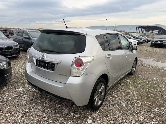 Toyota Verso 1.6 D - автомобили, коли, обяви за нови и употребявани 10