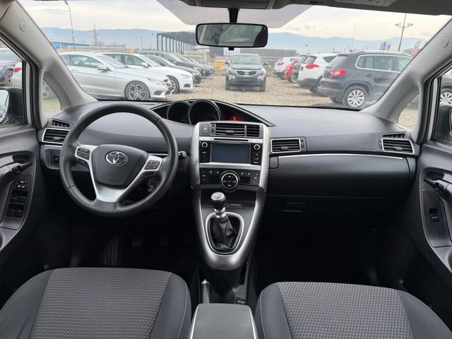 Toyota Verso 1.6 D - автомобили, коли, обяви за нови и употребявани 15