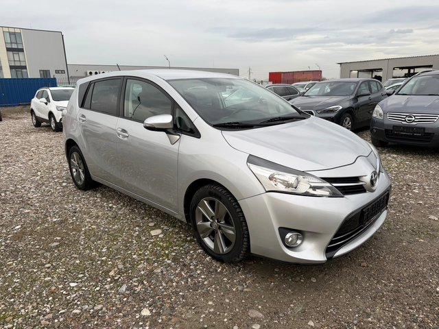 Toyota Verso 1.6 D - автомобили, коли, обяви за нови и употребявани 2
