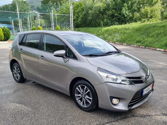 Toyota Verso 1.6 Navig/Klimatron/7mesta - автомобили, коли, обяви за нови и употребявани 6