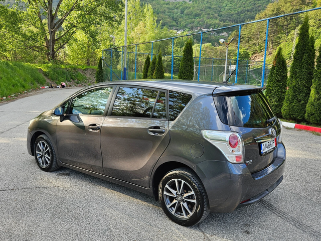 Toyota Verso Facelift/7mesta/Navigacia - автомобили, коли, обяви за нови и употребявани 3