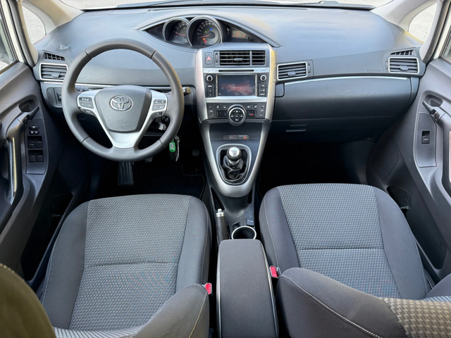 Toyota Verso 6скорости* КАМЕРА* АВТОПИЛОТ* КЛИМАТРОНИК* КСЕНОН - автомобили, коли, обяви за нови и употребявани 12