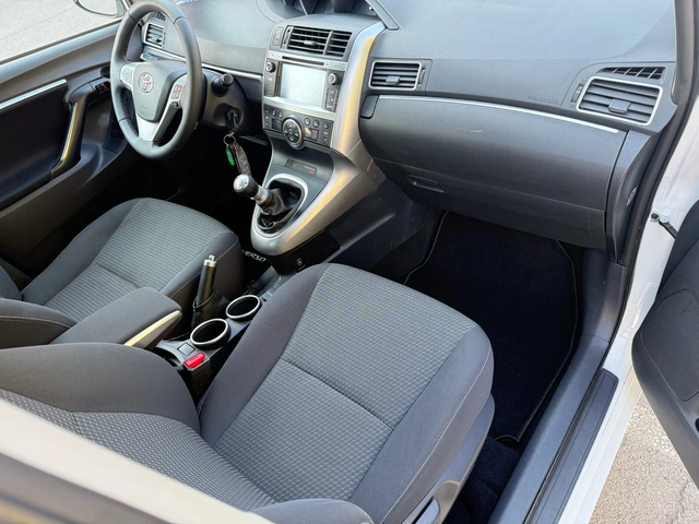 Toyota Verso 6скорости* КАМЕРА* АВТОПИЛОТ* КЛИМАТРОНИК* КСЕНОН - автомобили, коли, обяви за нови и употребявани 13