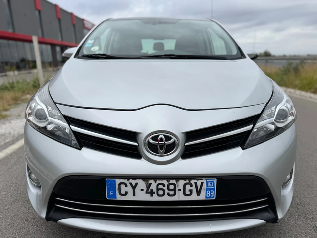 Toyota Verso 2.0 D-4D / EXECUTIVE / NAVI / CAMERA / PANORAMA - автомобили, коли, обяви за нови и употребявани 1