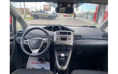 Toyota Verso 2.0D-4D MT - автомобили, коли, обяви за нови и употребявани 13