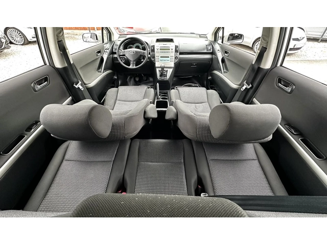 Toyota Verso 2.2D 182000KM - автомобили, коли, обяви за нови и употребявани 8