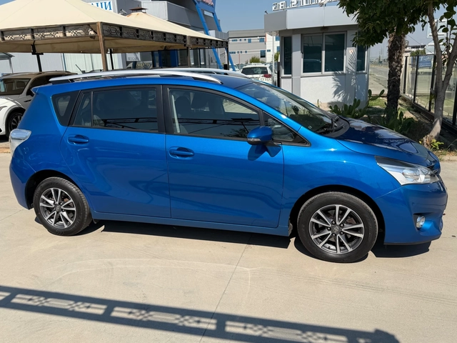 Toyota Verso 1.8-VALVEMATIC-147ps-7места-ПЪЛНА СЕРВИЗНА ИСТОРИЯ - автомобили, коли, обяви за нови и употребявани 3