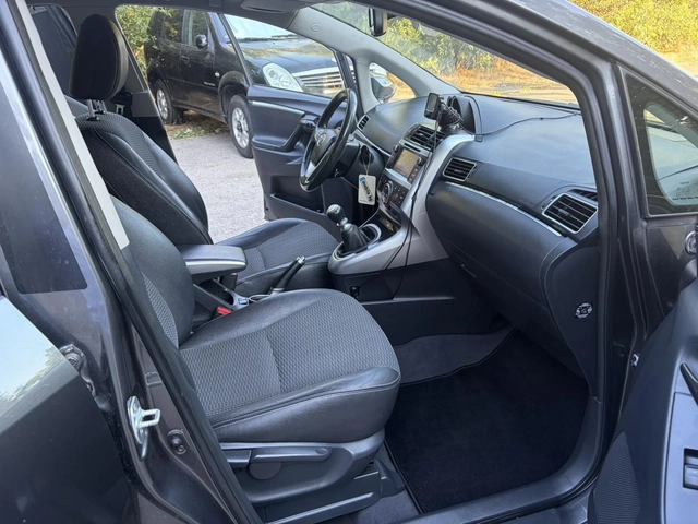 Toyota Verso 1.8 i FULL FULL - автомобили, коли, обяви за нови и употребявани 13