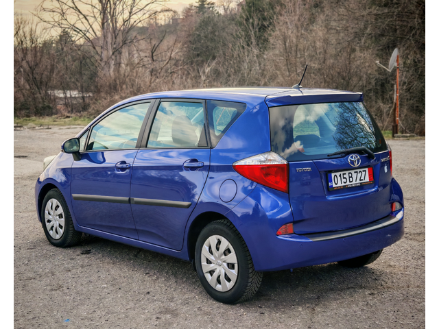 Toyota Verso S 1.4 D-4D - автомобили, коли, обяви за нови и употребявани 4