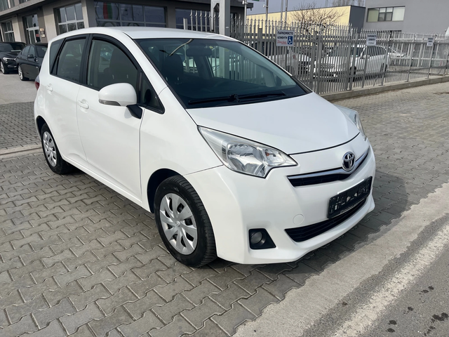 Toyota Verso S 1.33 i 100k.c - автомобили, коли, обяви за нови и употребявани 0